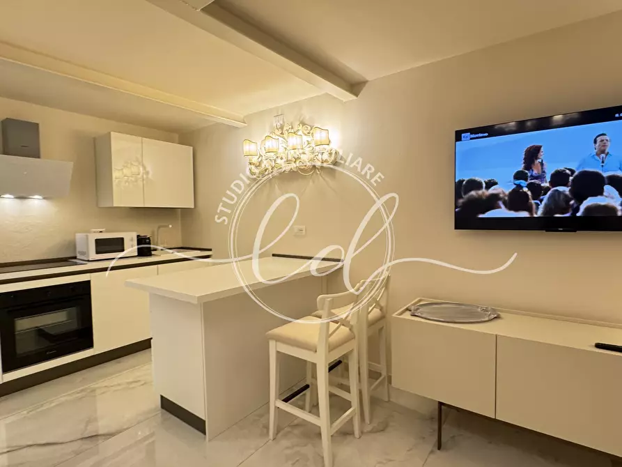 Immagine 33 di Loft/Open space in vendita  a Pietrasanta