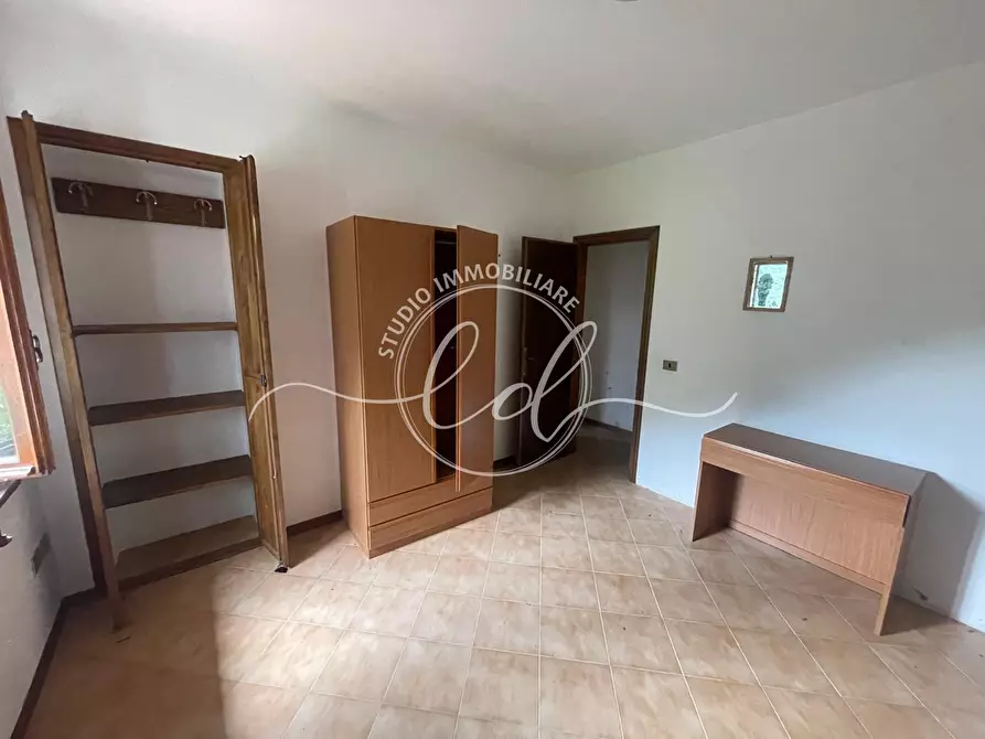 Immagine 11 di Porzione di casa in vendita  a Camaiore