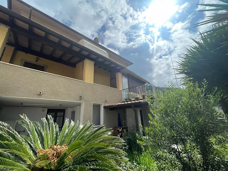 Immagine 10 di Porzione di casa in vendita  a Pietrasanta