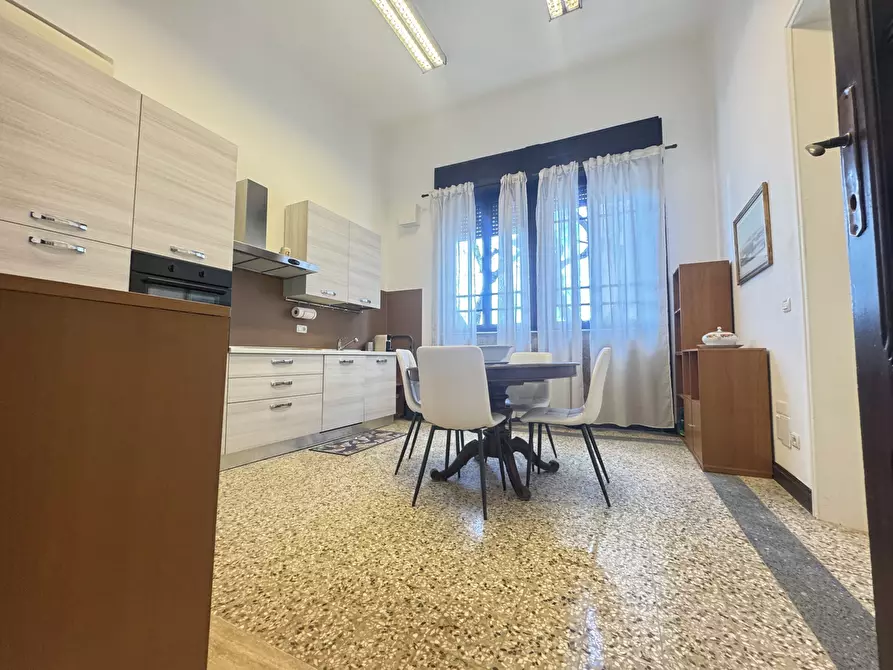 Immagine 9 di Rustico / casale in vendita  a Pietrasanta