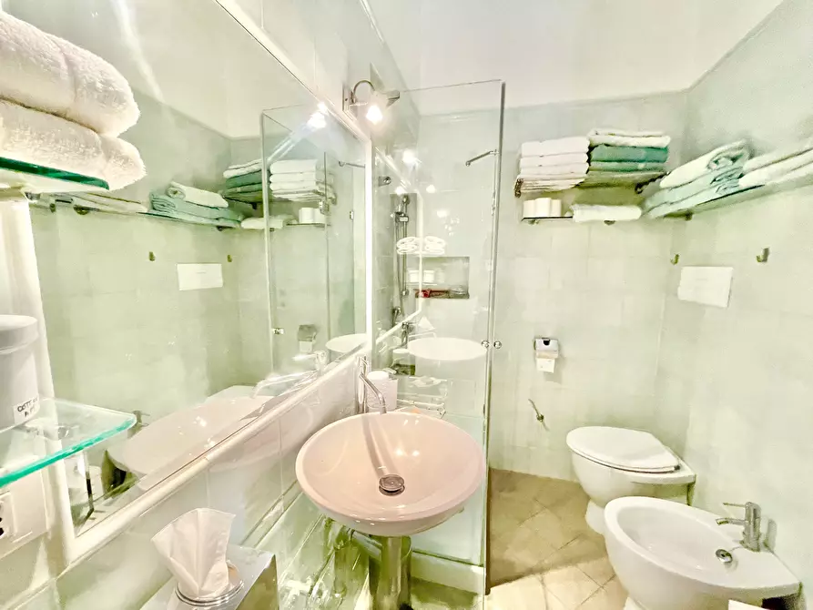 Immagine 35 di Trilocale in affitto  a Pietrasanta