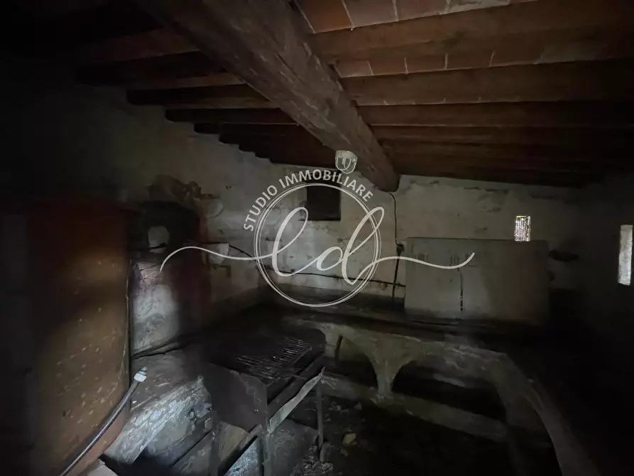 Immagine 39 di Porzione di casa in vendita  a Camaiore