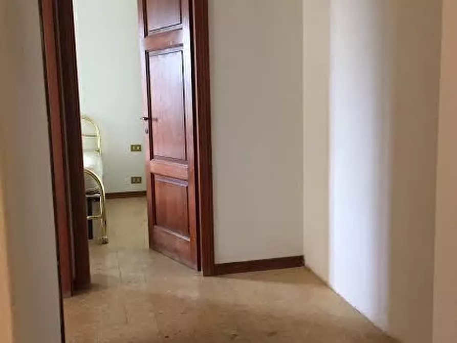 Immagine 1 di Quadrilocale in affitto  a Pietrasanta
