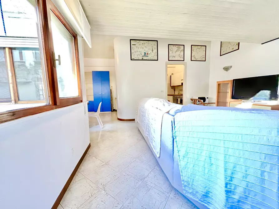 Immagine 6 di Quadrilocale in affitto  a Seravezza