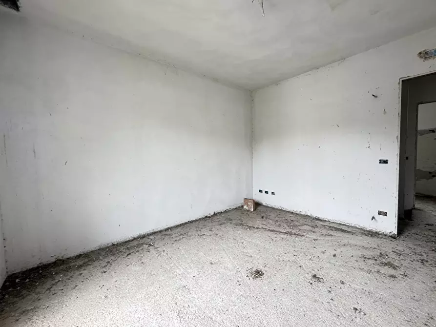 Immagine 28 di Porzione di casa in vendita  a Camaiore