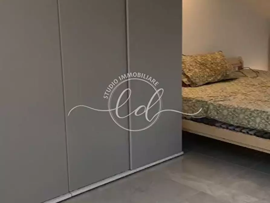 Immagine 19 di Quadrilocale in vendita  a Massa