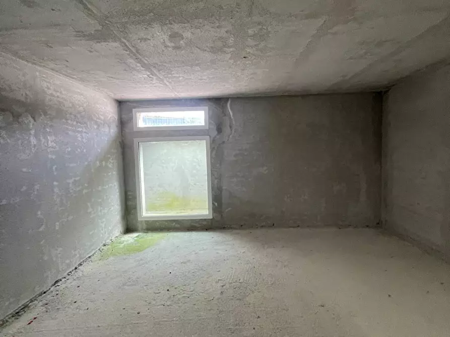 Immagine 37 di Villa in vendita  a Camaiore