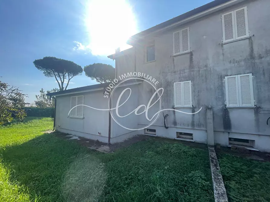 Immagine 21 di Porzione di casa in vendita  a Camaiore