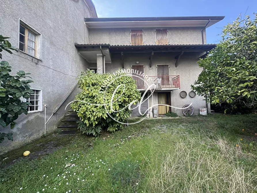 Immagine 4 di Porzione di casa in vendita  a Seravezza