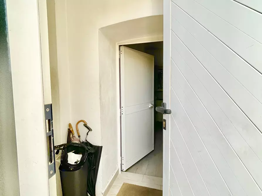 Immagine 3 di Porzione di casa in vendita  a Pietrasanta