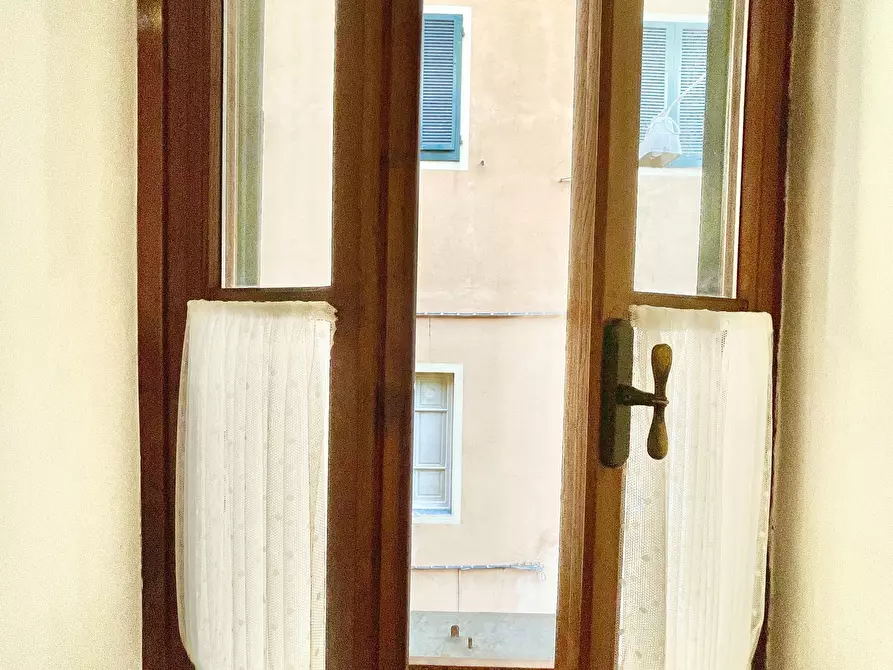 Immagine 21 di Trilocale in affitto  a Pietrasanta