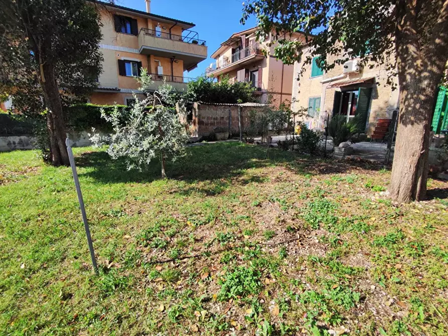 Immagine 6 di Trilocale in vendita  in Via Giuseppe Garibaldi 149 a Guidonia Montecelio