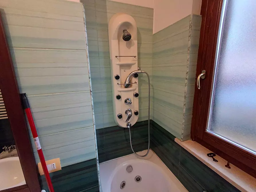 Immagine 30 di Trilocale in vendita  in via nicolo paganini a Guidonia Montecelio