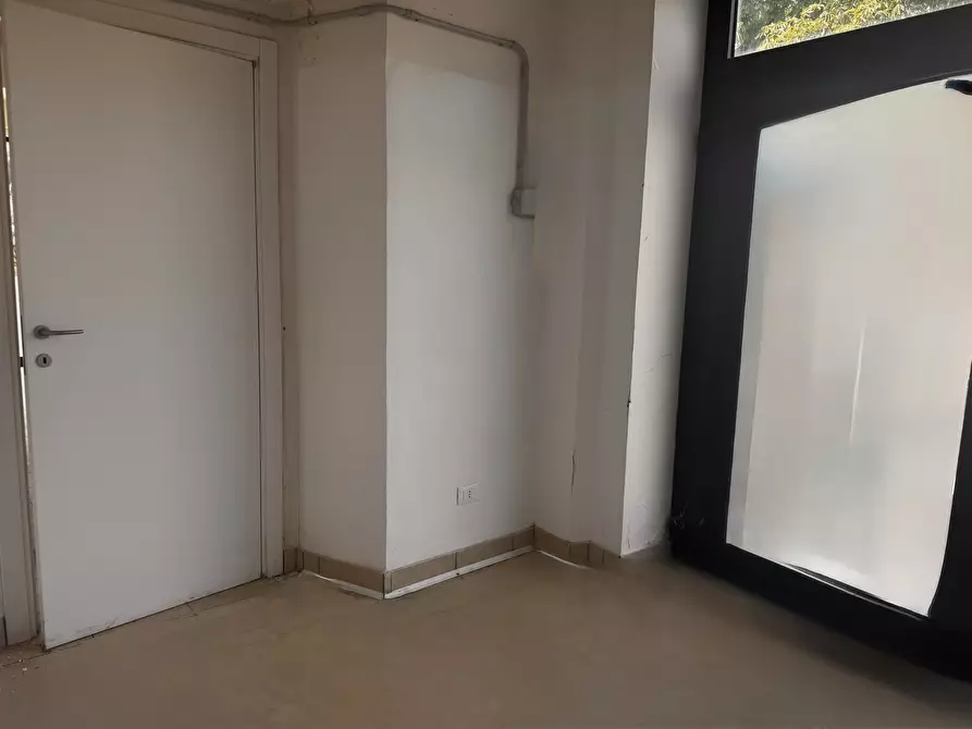 Immagine 8 di Locale commerciale in affitto  in via sinibaldo vellei a Ascoli Piceno