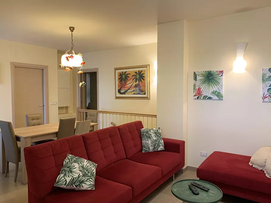 Immagine 1 di Casa trifamiliare in affitto  in Via Napoli a Ascoli Piceno