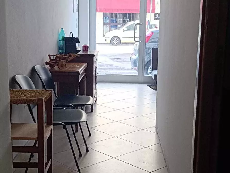 Immagine 7 di Locale commerciale in vendita  a Alghero