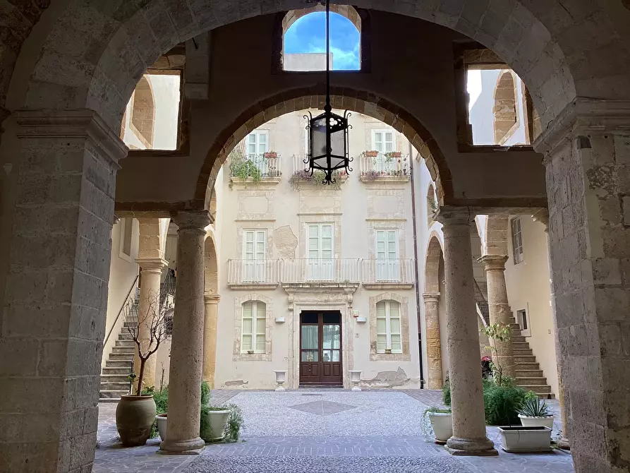 Immagine 1 di Quadrilocale in vendita  in VIA DELLA MAESTRANZA 72 a Siracusa