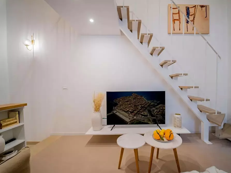 Immagine 12 di Trilocale in vendita  in Via delle Grazie 14 a Siracusa