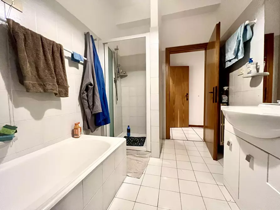 Immagine 22 di Trilocale in vendita  in Viale Gaspare Finali a Cesena