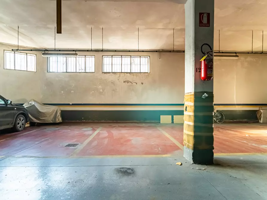 Immagine 16 di Pentalocale in vendita  in Viale Mentana 92 a Parma