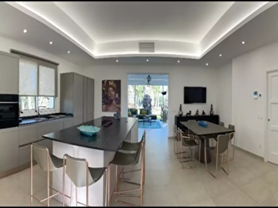 Immagine 13 di Villa in vendita  a Partinico