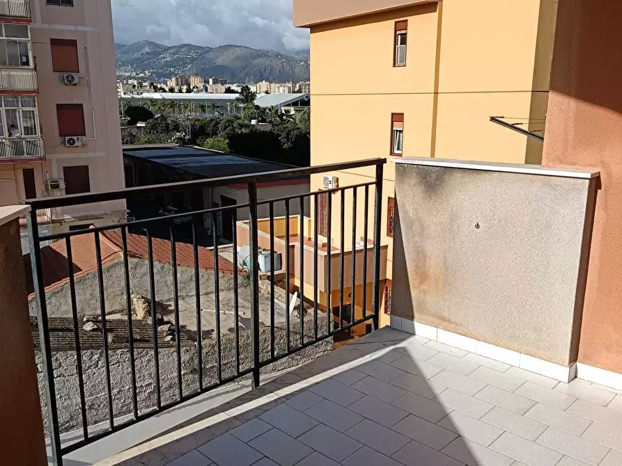 Immagine 2 di Pentalocale in vendita  a Palermo