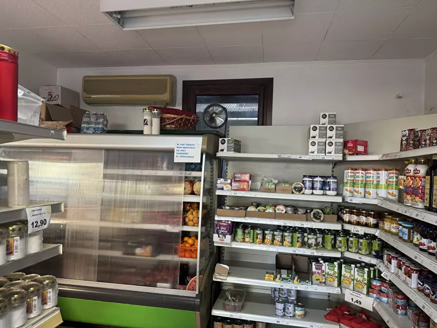 Immagine 13 di Attività commerciale in vendita  in Via Cavour 18 a Sant'angelo Lodigiano