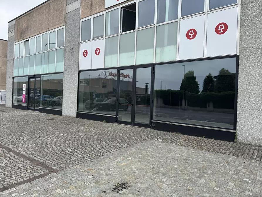 Immagine 11 di Locale commerciale in affitto  in via Codognino 12 a Cornegliano Laudense