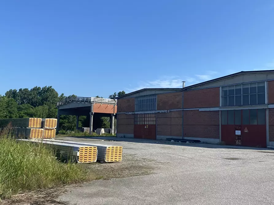 Immagine 15 di Capannone industriale in affitto  in strada Provinciale 26 20 a San Martino In Strada