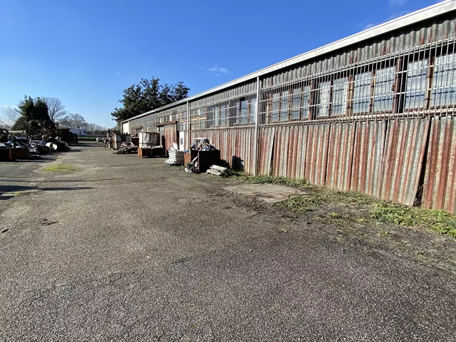 Immagine 12 di Capannone industriale in vendita  in Via delle Industrie a Guardamiglio