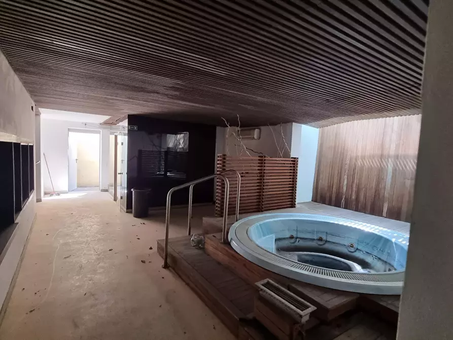 Immagine 3 di Attività commerciale in vendita  in Via Carlo Oreglio 7 a Melzo