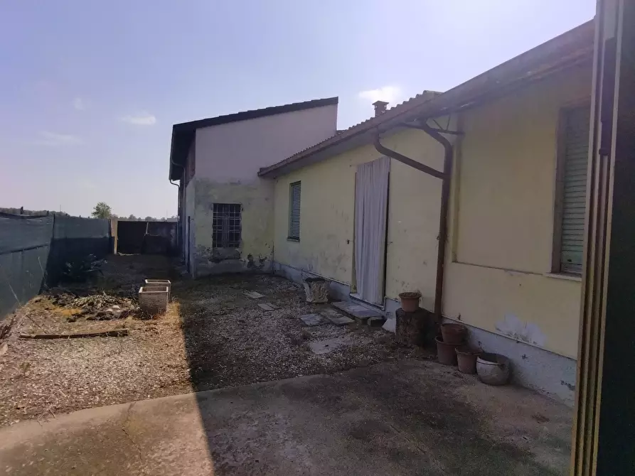 Immagine 16 di Casa indipendente in vendita  in VIA GIOVANNI CADOLINI 48 a Rivarolo Del Re Ed Uniti