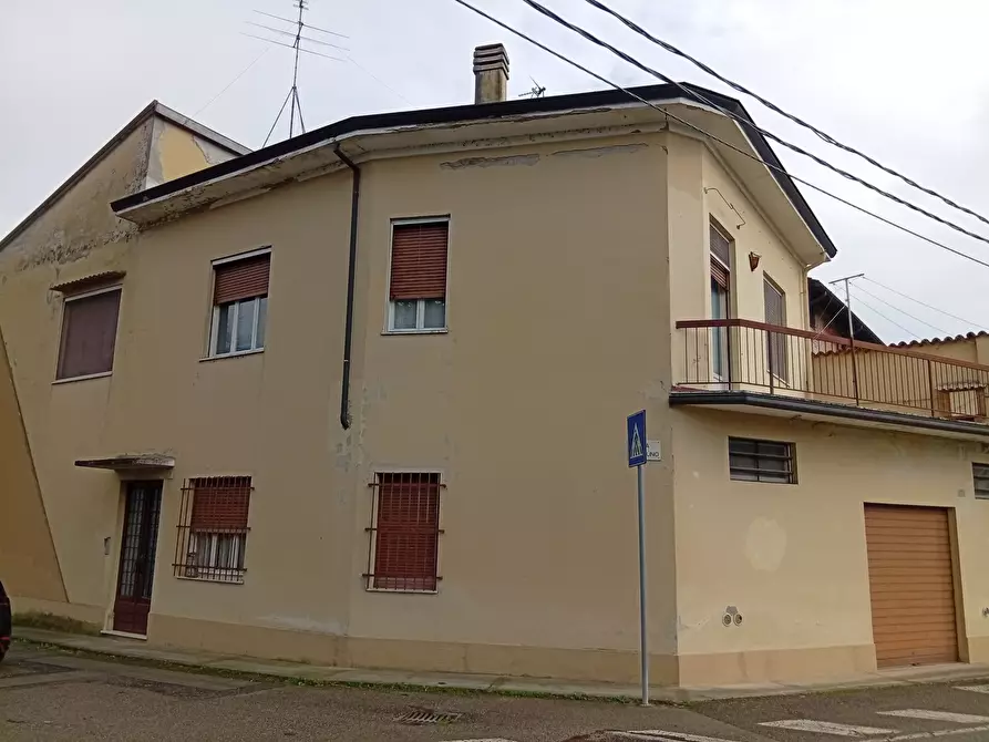 Immagine 1 di Villa in vendita  in Via Baldesio 109 a Casalmaggiore