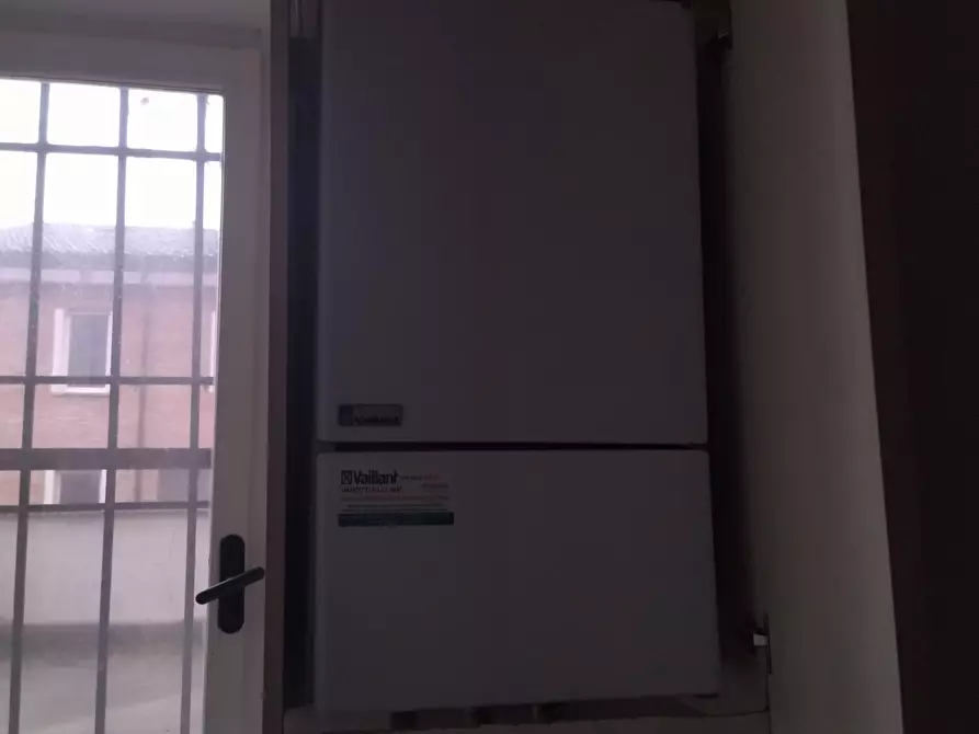 Immagine 8 di Locale commerciale in vendita  in Via Azzo Porzio 118 a Casalmaggiore