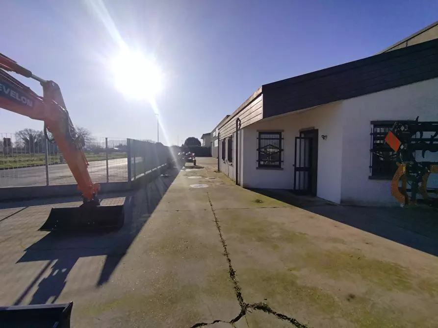 Immagine 3 di Attività artigianale in vendita  in Via Casellati 8 a San Giovanni In Croce