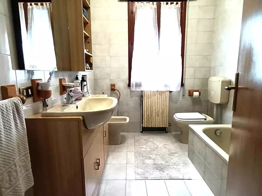 Immagine 10 di Casa bifamiliare in vendita  a Bosaro