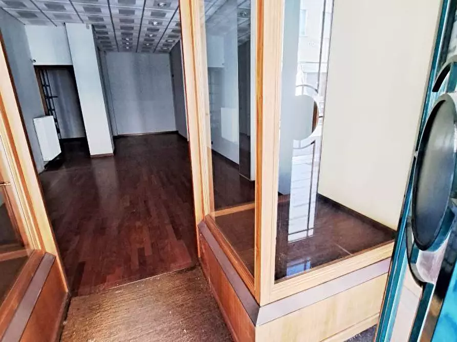 Immagine 2 di Locale commerciale in vendita  in Via Trento 6 a Rovigo