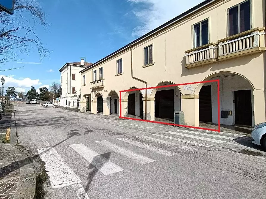 locale commerciale in vendita a Castelguglielmo