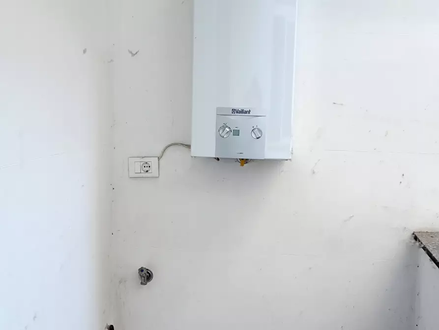 Immagine 14 di Bilocale in vendita  a San Remo