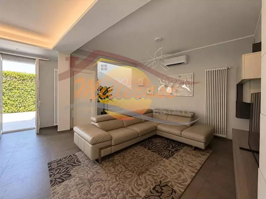 Immagine 1 di Villa in vendita  in Viale Epipoli a Siracusa