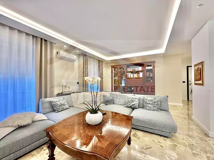 Immagine 5 di Pentalocale in vendita  in VIA MINEO a Siracusa