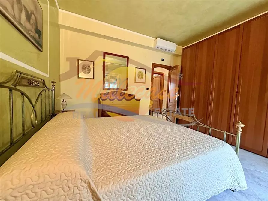 Immagine 26 di Pentalocale in vendita  in VIA OZANAM a Siracusa