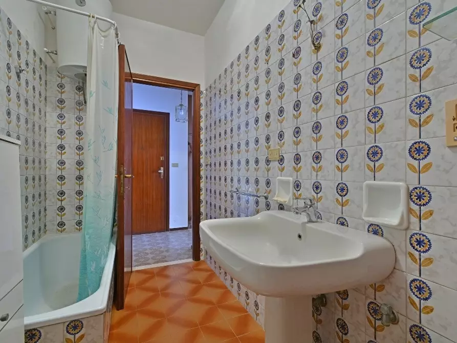 Immagine 22 di Pentalocale in vendita  in Via delle Palme 10 a San Bartolomeo Al Mare