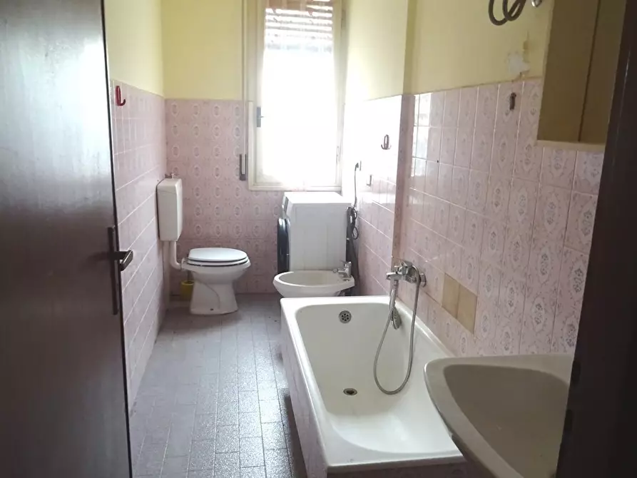 Immagine 32 di Bilocale in vendita  in Via Roma 123 a San Bartolomeo Al Mare