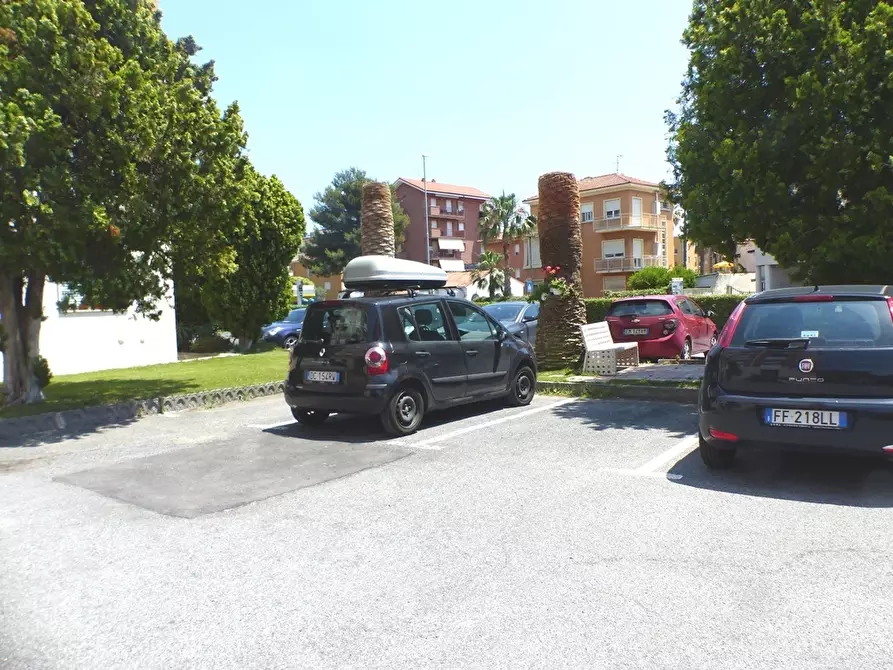 Immagine 36 di Bilocale in vendita  in Via Aurelia 82 a San Bartolomeo Al Mare