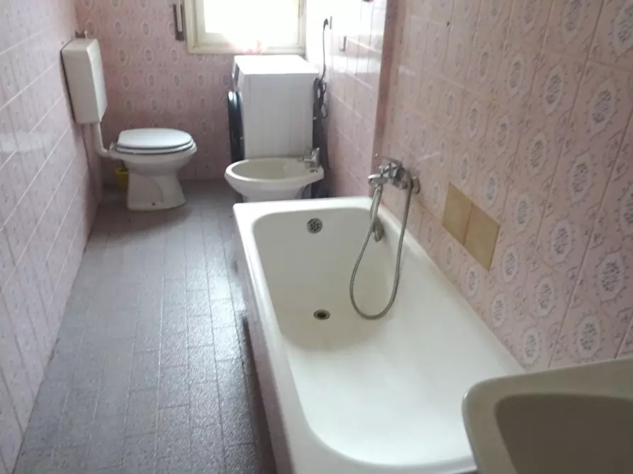 Immagine 36 di Bilocale in vendita  in Via Roma 123 a San Bartolomeo Al Mare