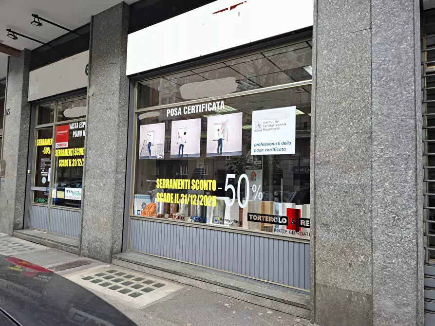 Immagine 4 di Locale commerciale in vendita  a Torino