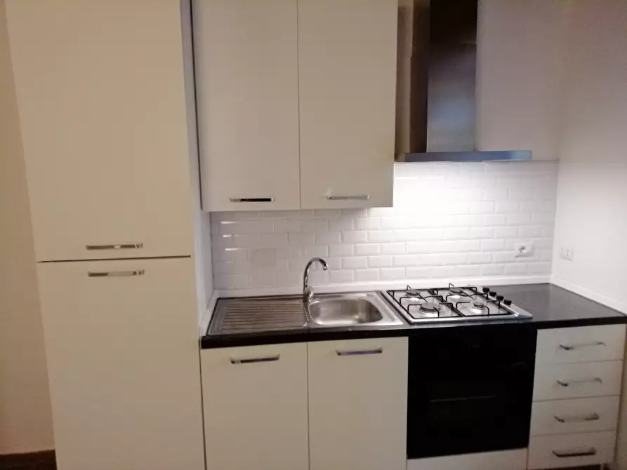 Immagine 4 di Bilocale in affitto  in VIA BELLEZIA 20 a Torino