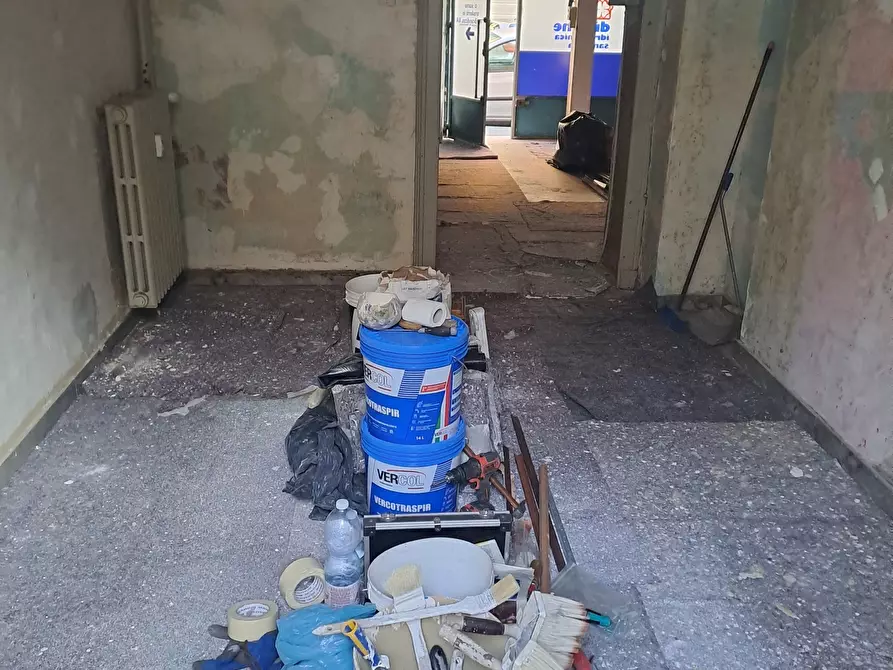 Immagine 3 di Locale commerciale in vendita  in V. BRANDIZZO 16 a Torino