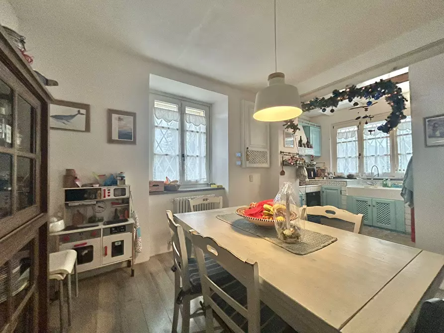 Immagine 7 di Porzione di casa in vendita  a Sarzana